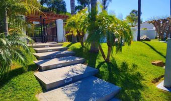 8293 ECHO DELL Rd, San Diego, CA 92119