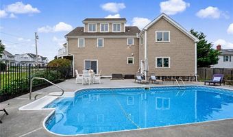 20 Roxbury Rd, Narragansett, RI 02882