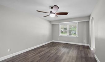 628 Hickory Knoll Ct, Ballwin, MO 63021