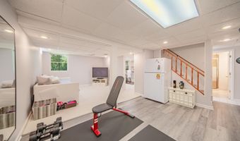 3085 N Foxridge Ct, Ann Arbor, MI 48105