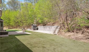 825 Woonsocket Hill Rd, North Smithfield, RI 02896