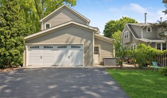 215 W Fremont St, Arlington Heights, IL 60004
