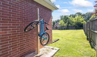 701 SW Maidstone Ave, Bentonville, AR 72712