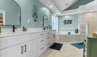 111 Waterway Ct, Aydlett, NC 27916