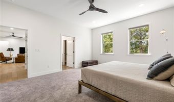 2808 Palisades Cir, Bentonville, AR 72712