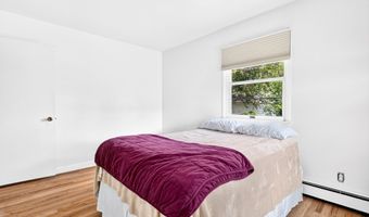 78 Arrowhead Rd, Brookfield, CT 06804