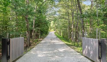 7 Ashwood Ct, Amagansett, NY 11930