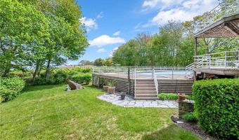 275 Boston Neck Rd, Narragansett, RI 02882