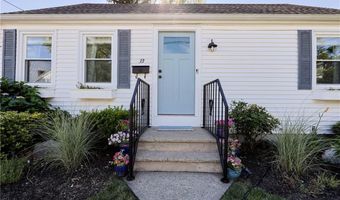 33 Providence Ave, East Providence, RI 02915