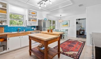 620 S 11th St, Aransas Pass, TX 78336
