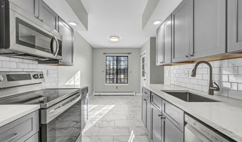 26 Essex Ct 26, Brookfield, CT 06804