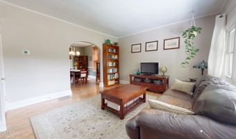 202 W Whittier Ave, Altoona, PA 16602