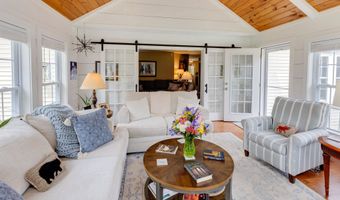 104 Champagne Cir, Campton, NH 03223