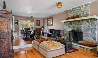 417 Candia Rd, Chester, NH 03036
