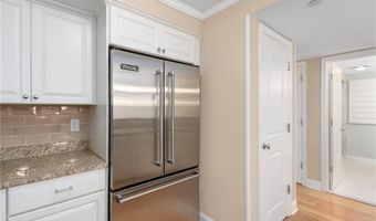 20 Narragansett Ave 306, Narragansett, RI 02882