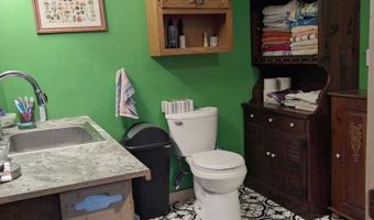 10617 Niggli Rd, Alhambra, IL 62001