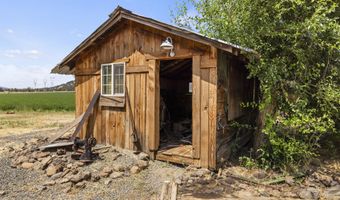 35429 McCartie Ln, Bonanza, OR 97623