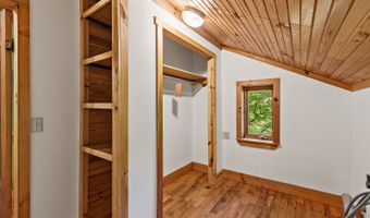 6559 Poston Rd, Athens, OH 45701