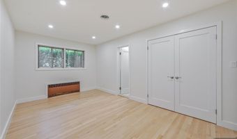 21 E Central Ave, Bergenfield, NJ 07621