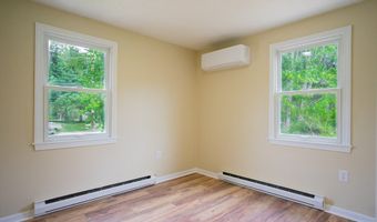 853 Main St, Acushnet, MA 02743