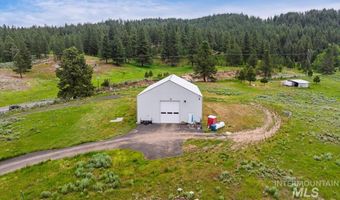 11 Stonebraker Ln, Cascade, ID 83611