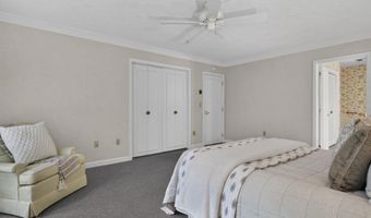 28 Buttonwood Rd, Bedford, NH 03110