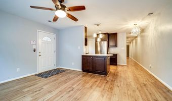 706 W GLEBE Rd, Alexandria, VA 22305