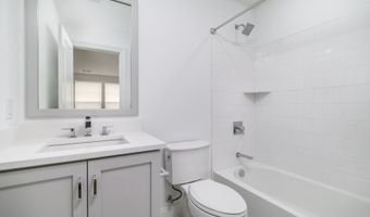 15 E Cross Trl 15, Danbury, CT 06810