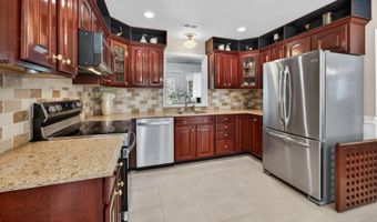 11 Inwood Pl, Aberdeen, NJ 07747
