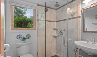 4712 SURRY Pl, Alexandria, VA 22304