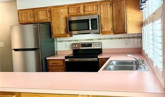 585 Golfwood Dr, Ballwin, MO 63021