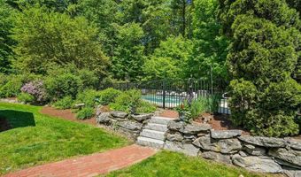 5 Spring Hill Rd, Bedford, NH 03110