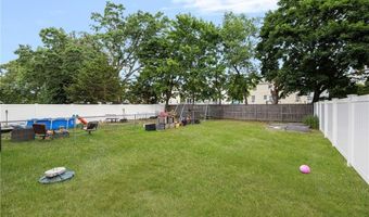 15 Saratoga Rd, North Kingstown, RI 02852