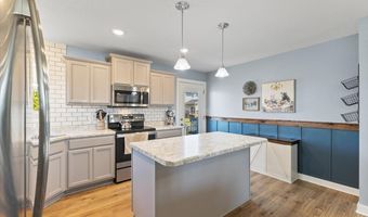 707 18th St SE, Altoona, IA 50009