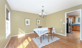 110 Oakwood Cir, Bristol, CT 06010