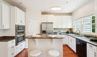 518 WINDING ROSE Dr, Rockville, MD 20850