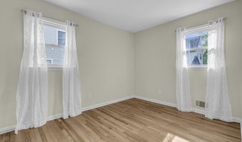 2 8th St, Aberdeen, NJ 07747