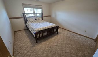 511 Clearwater Cir, Beatrice, NE 68310
