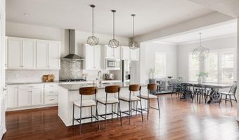27430 E Lakeview Dr, Aurora, CO 80016