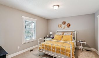 2716 53rd St, Des Moines, IA 50310