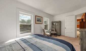 20 Boat Cove Rd, Alton, NH 03810