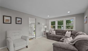 16 Red Cedar Dr, Cranston, RI 02920