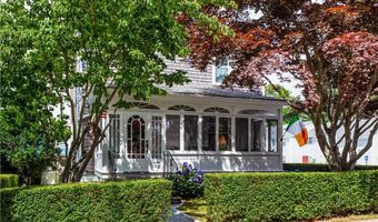 22 Bateman Ave, Newport, RI 02840