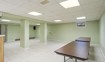 29 Sunset Rd S, Albertson, NY 11507