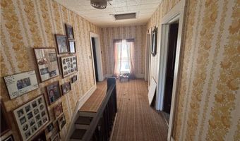 223 NE 6th St, Abilene, KS 67410