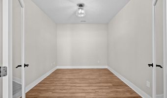 2220 Suncrest Dr, Ames, IA 50014