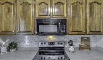 1022 Red Oak Dr, Brandon, MS 39042
