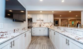11 Hampton Rd 22, Coventry, RI 02816