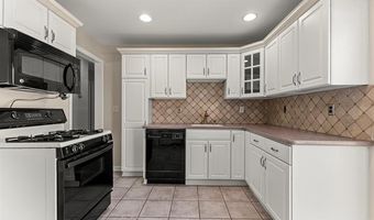 9892 Hubert Ave, Allen Park, MI 48101