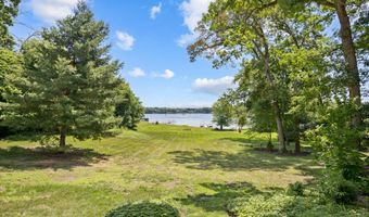 39081 N Sheridan Rd, Antioch, IL 60002